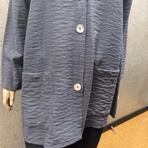 Elegant Charcoal Grey Button-Up Tunic with texture - Picture 2 of 7